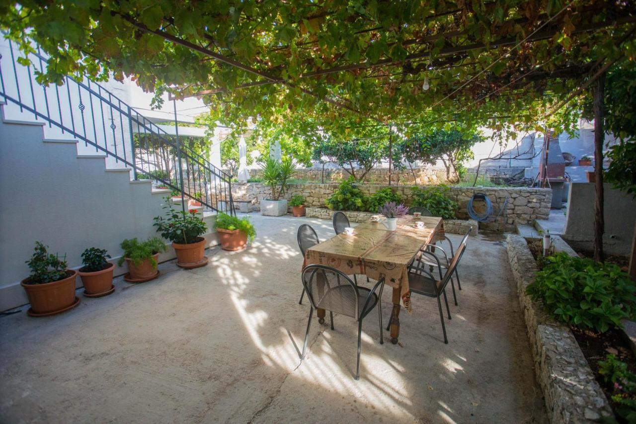 Apartments With A Parking Space Sutivan, Brac - 752 Exterior foto