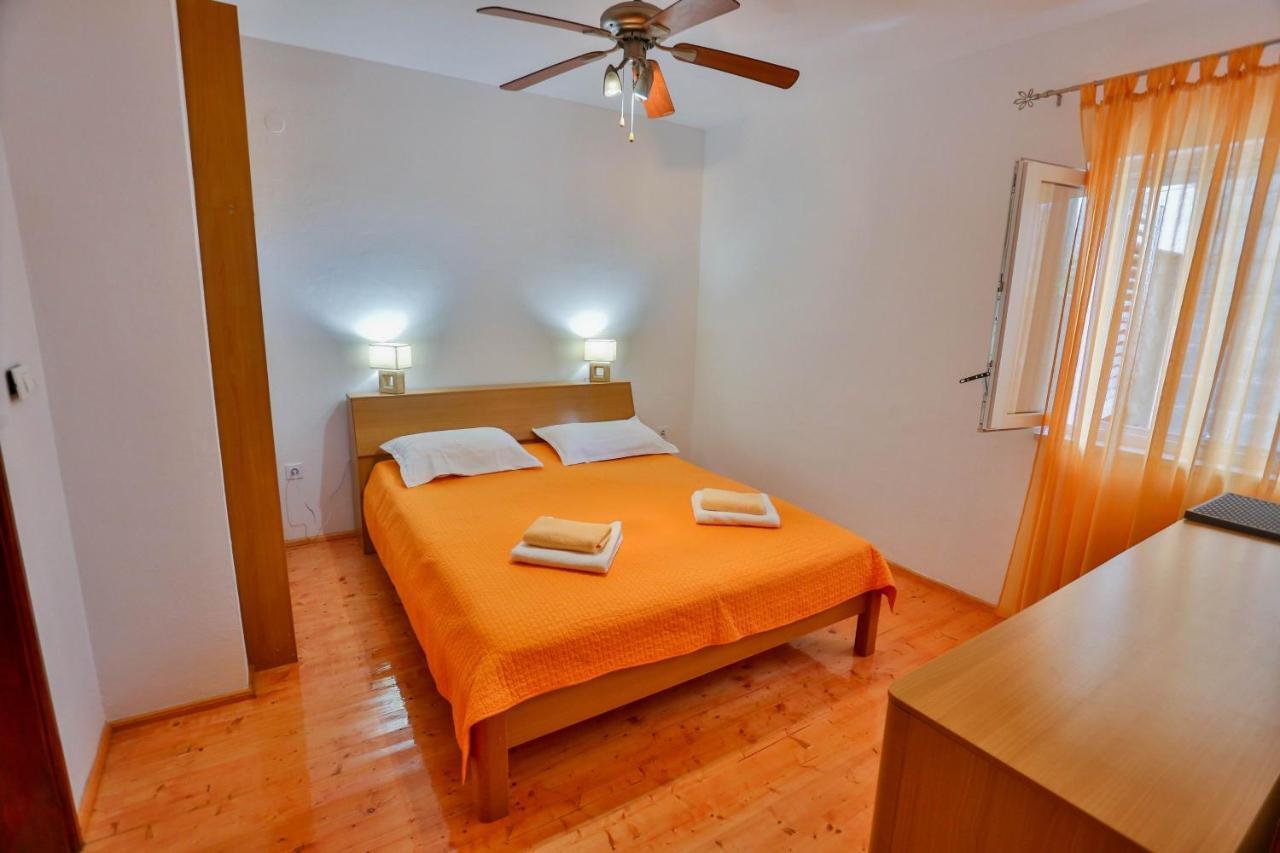 Apartments With A Parking Space Sutivan, Brac - 752 Exterior foto