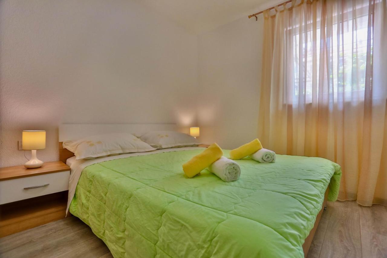 Apartments With A Parking Space Sutivan, Brac - 752 Exterior foto