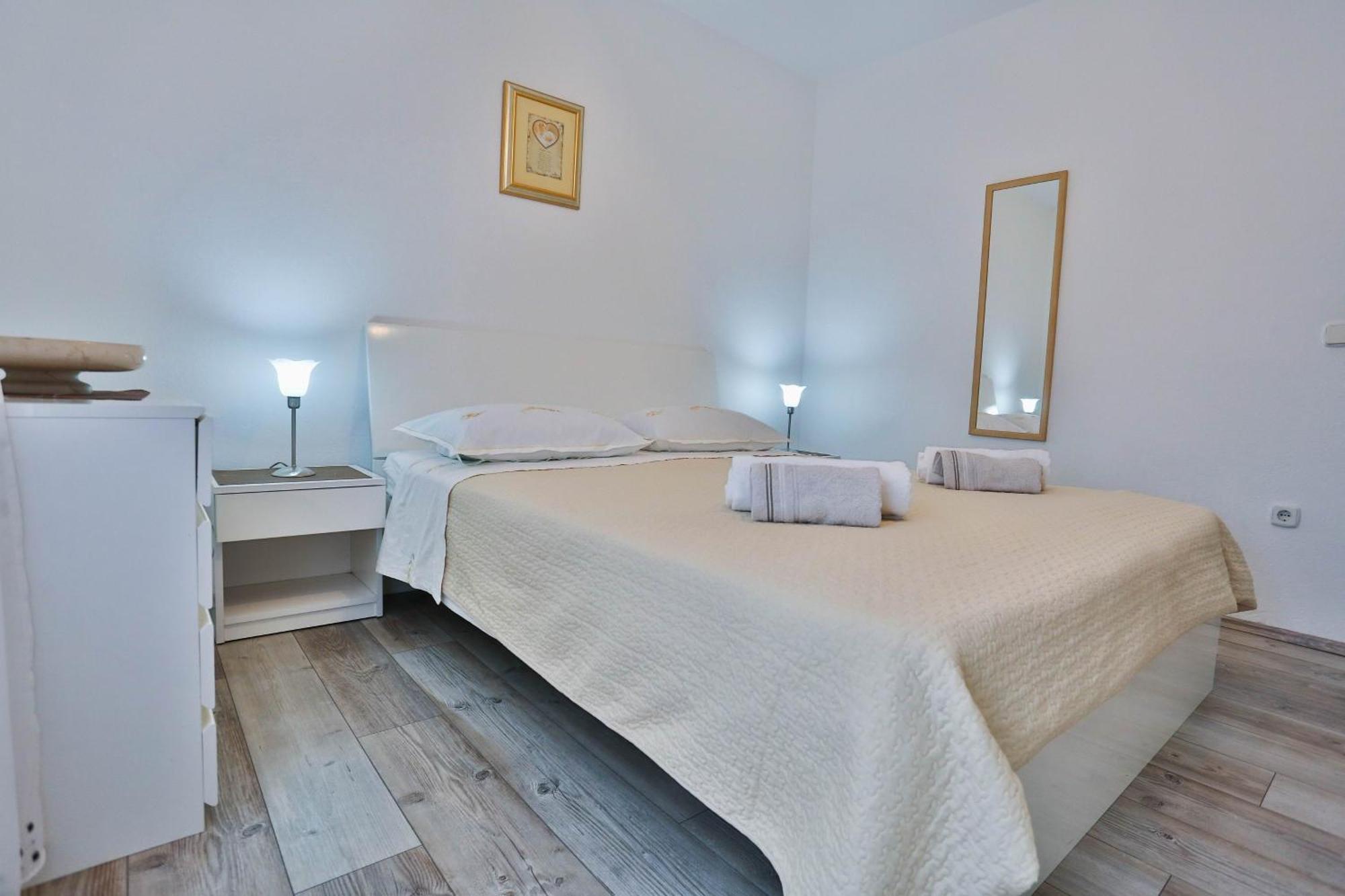 Apartments With A Parking Space Sutivan, Brac - 752 Quarto foto